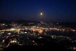 日本百名月「稲佐山から望む月」