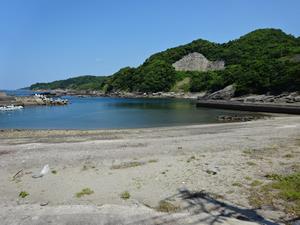 相川港の砂浜