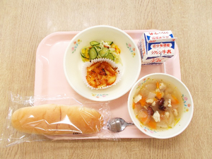 サミット給食（1区カナダ）