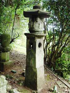 戸石の六地蔵塔