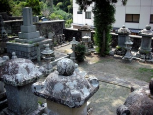 深堀鍋島家墓地