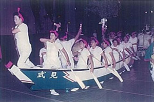 陸上女ペーロンの画像