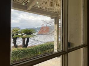 東山手十二番館窓ガラス