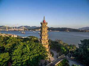 世界的にも有名な航路標識である羅星塔の画像