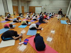 股関節を中心に「真向法体操」