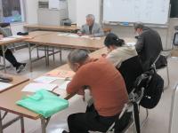 俳句を考えている