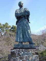 坂本龍馬の銅像の画像