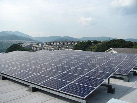 橘小学校太陽光パネル