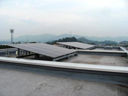 横尾小学校太陽光パネル1