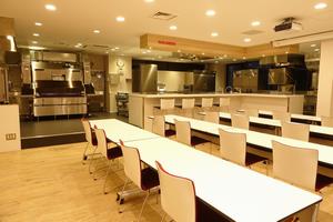 中西製作所内観