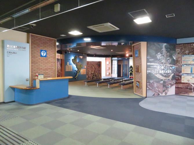 エントランスホール