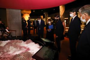 原爆資料館の展示室視察の画像1